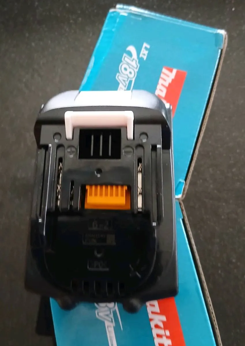 NEW 6.0 makita battery - Image 4