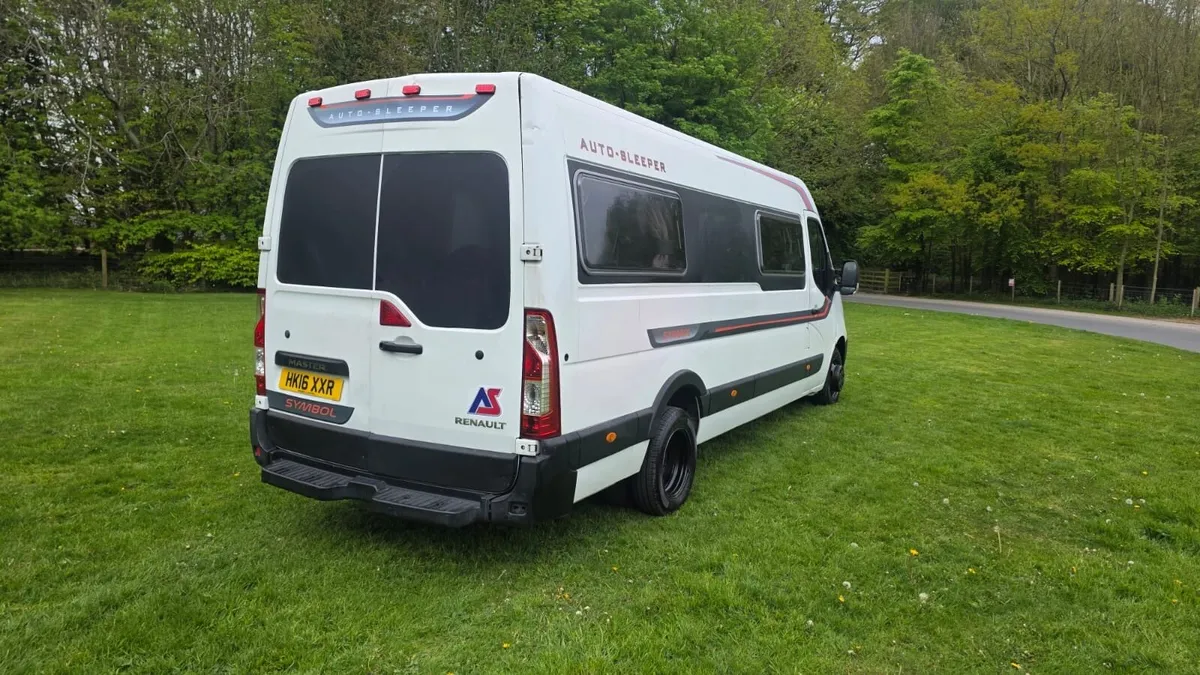 Renault master auto sleeper camper 2016 - Image 4