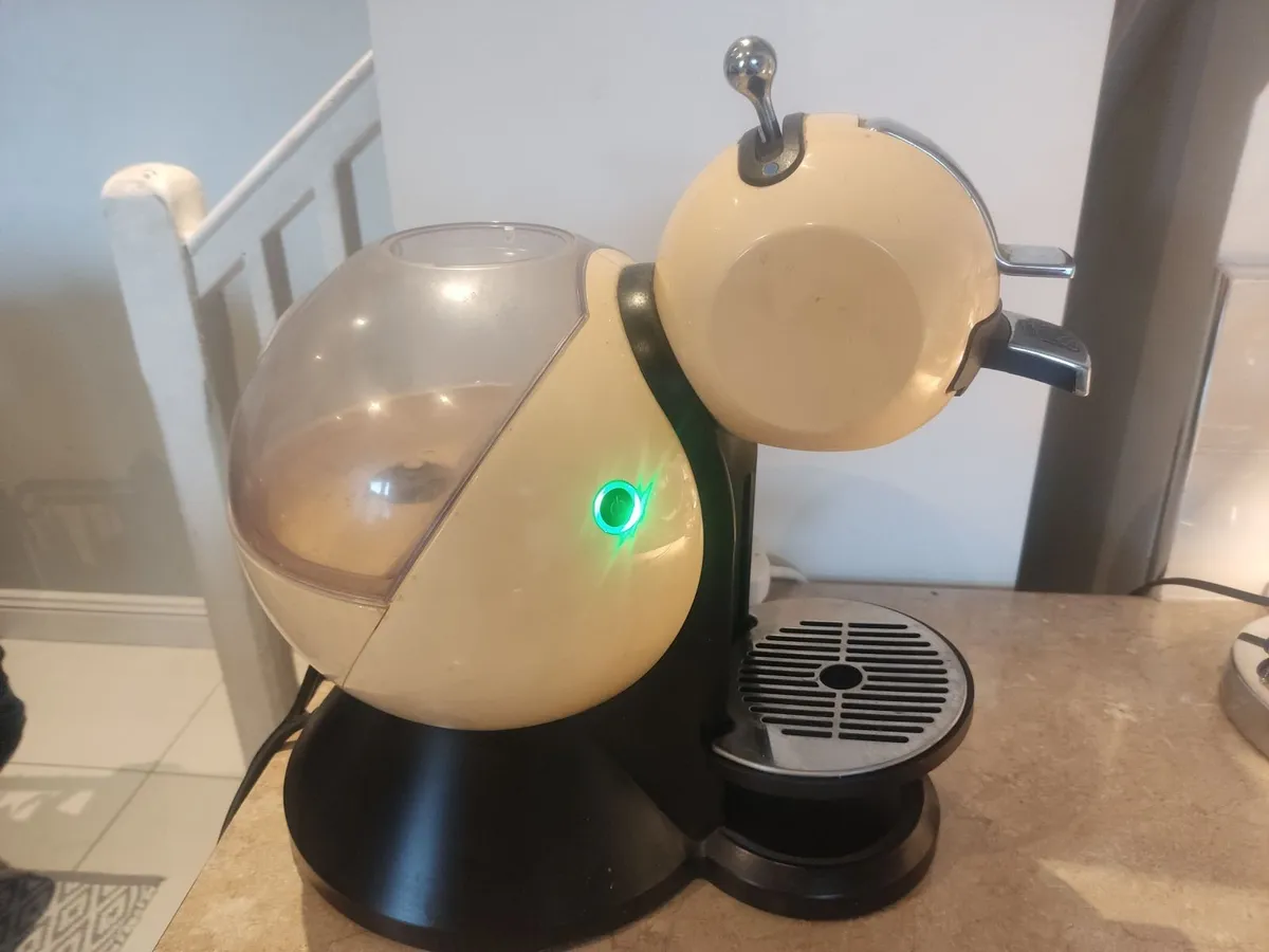 Dolce Gusto Coffee Machine (old model) - Image 3