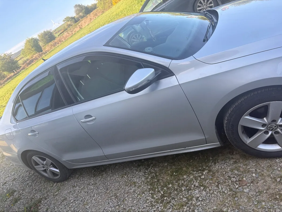 Vw Jetta 2014 - Image 2