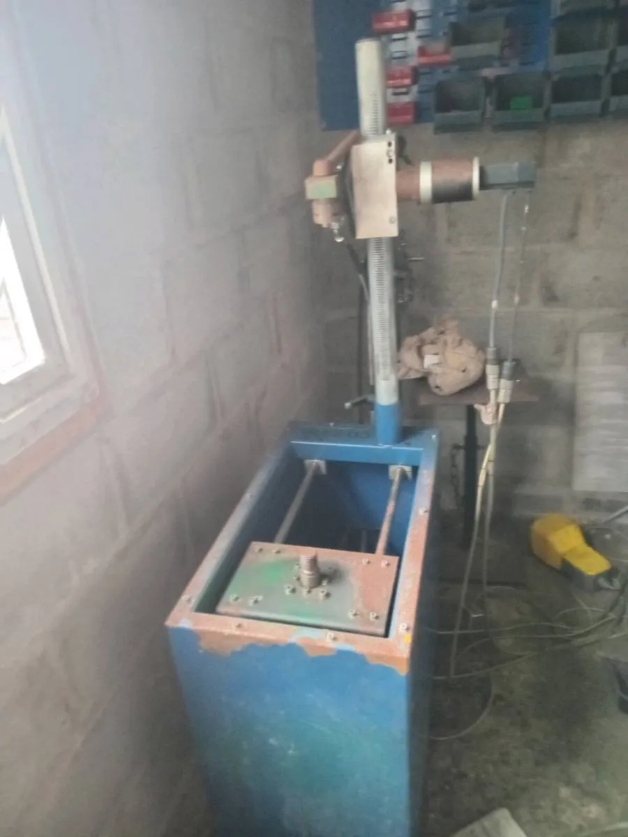 CD7-28A Core bit Hydraulic getting machine - Image 3