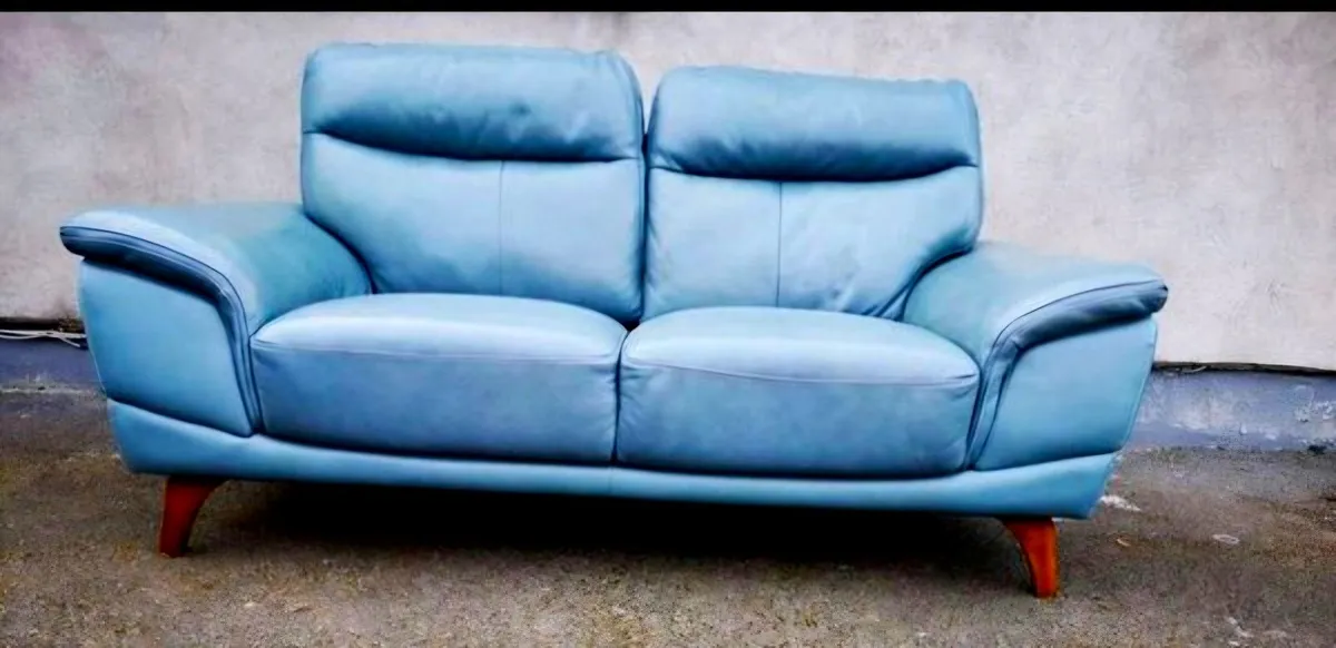 Couch - Image 2