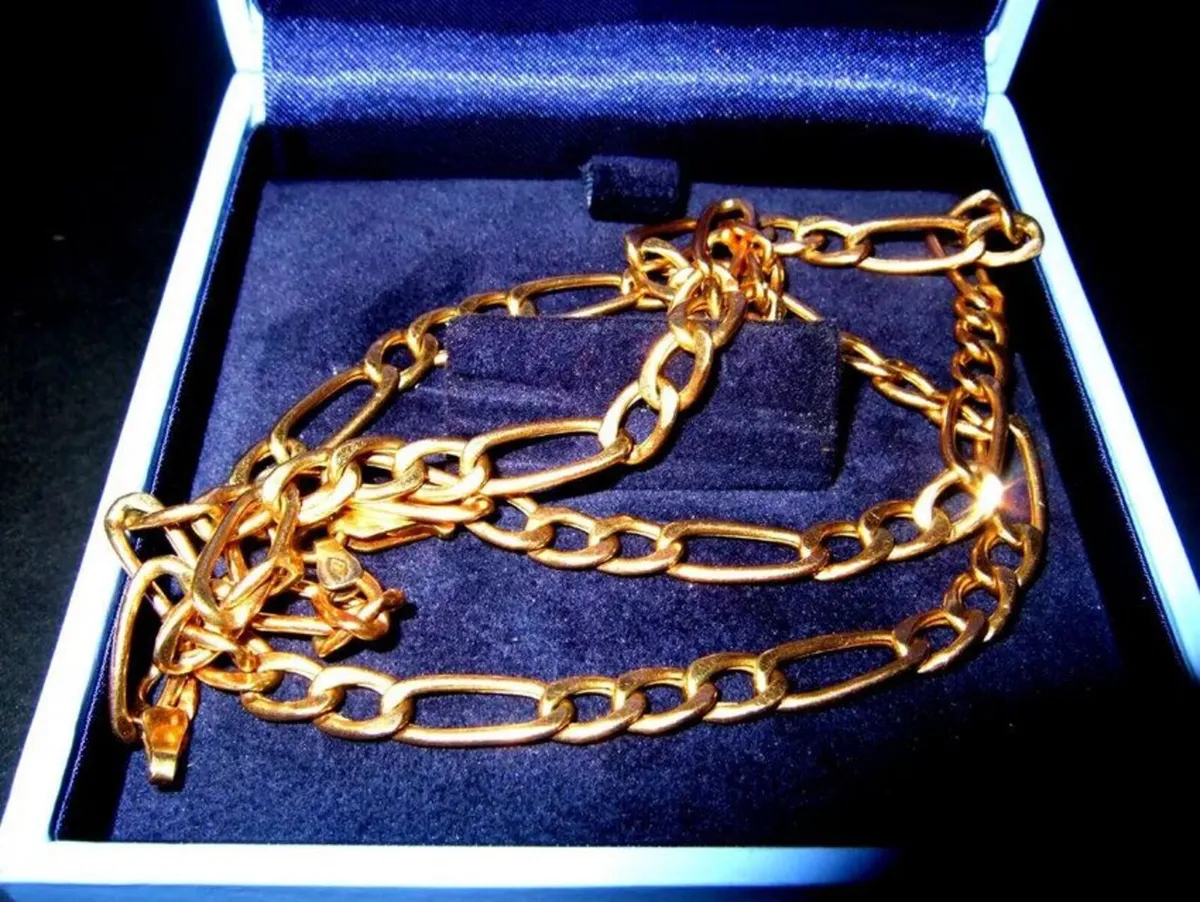 Hallmarked Vintage 9ct Gold Figaro Chain - Image 1