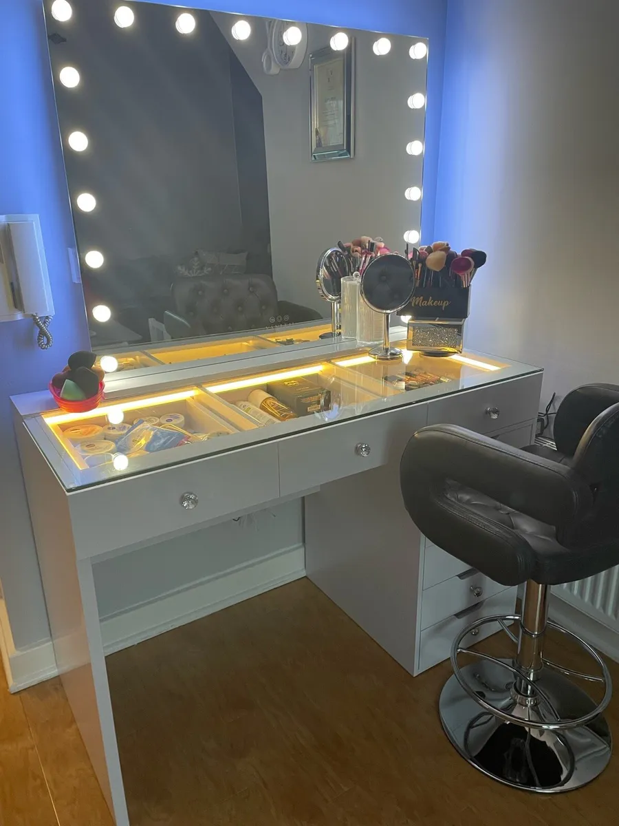 Vanity table with mirror and chair - Image 1