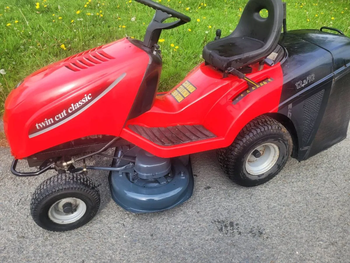 Castlegarden lawnmower - Image 1