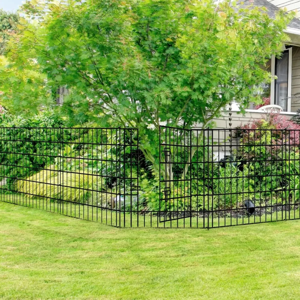 Garden Fence 101cm High x 71cm Wide (4 Panels + 1 - Image 2