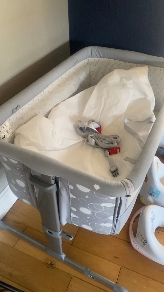 Cot - Image 1