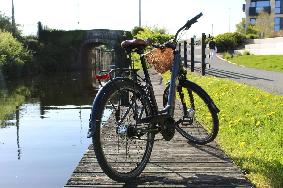 Ladies City Bike Lapierre 400 Bike 7 Speed +Wicker - Image 2