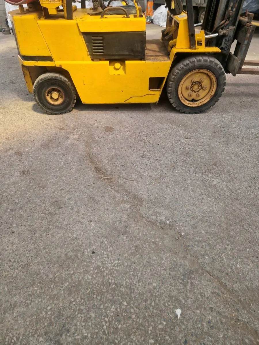 FORKLIFTS - Image 4