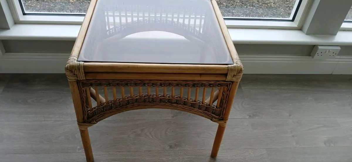 Cane wicker Coffee table with removable glass top - Image 3