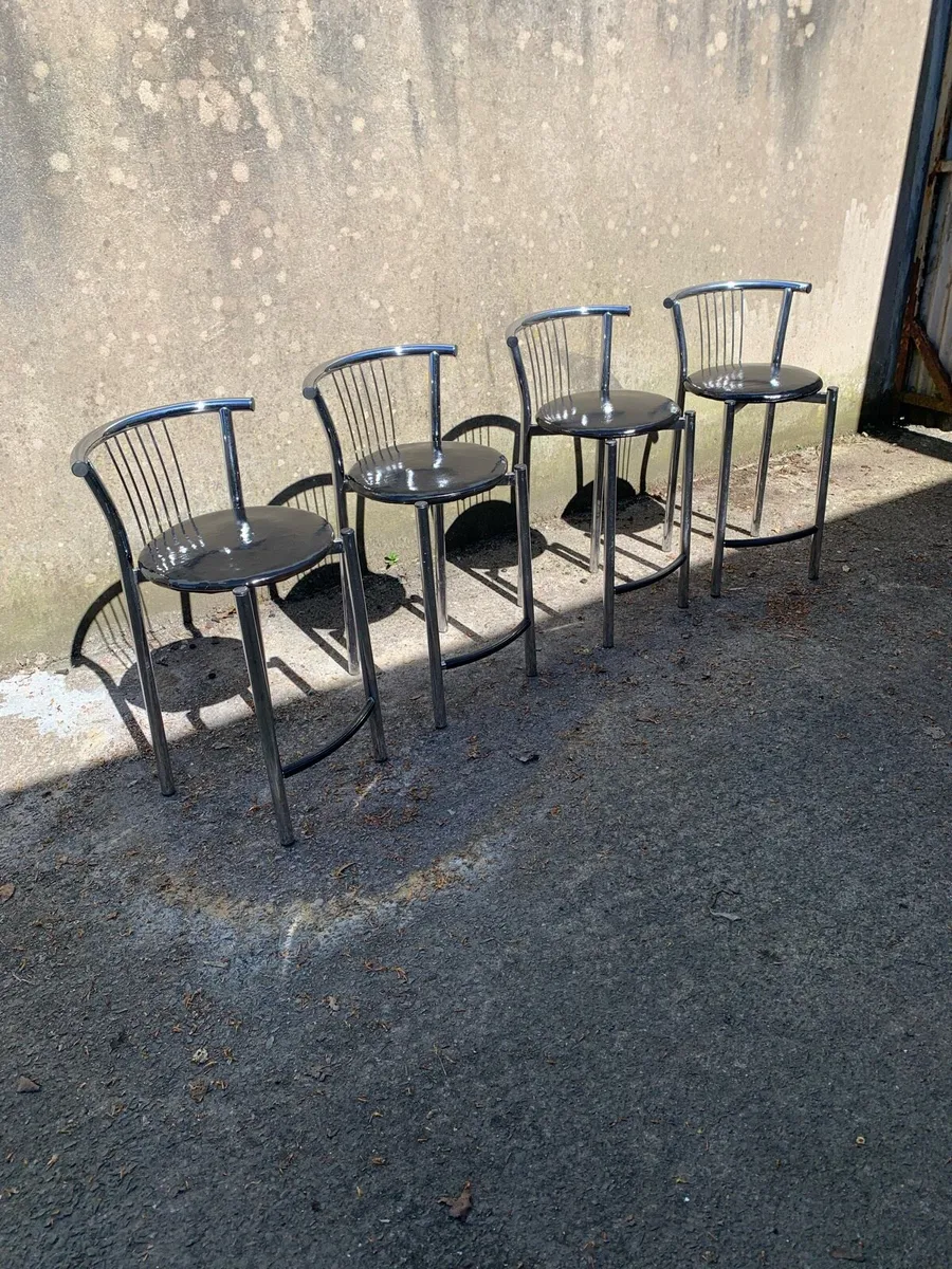 4 bar stools Italian style - Image 3