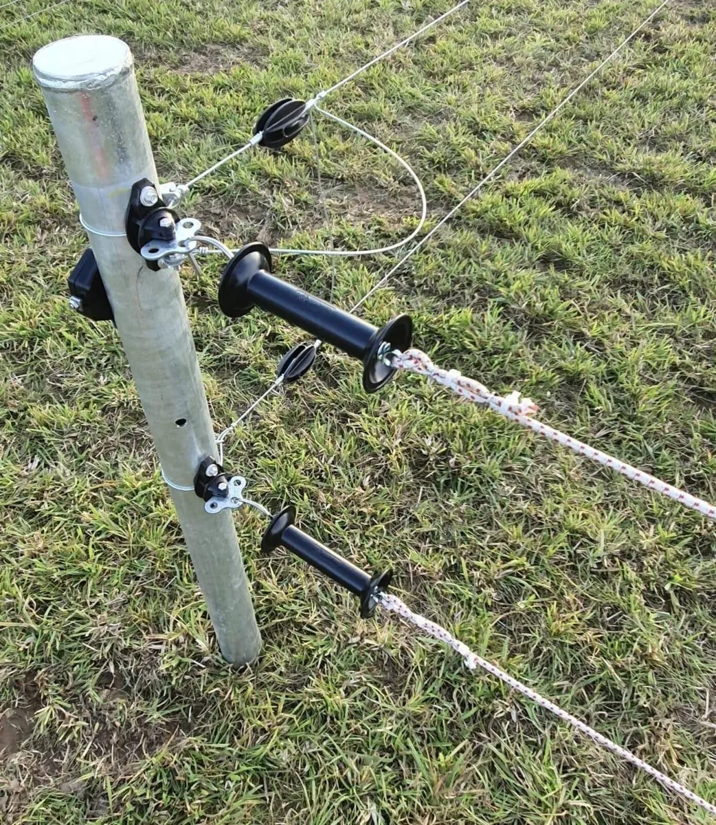 Fencing Contractor - Image 2
