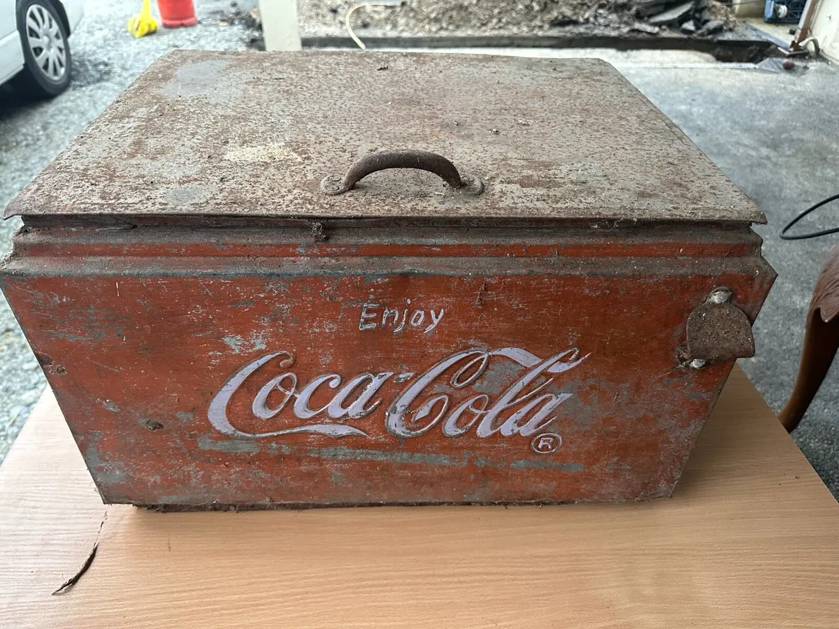 Vintage Coca Cola box - Image 1