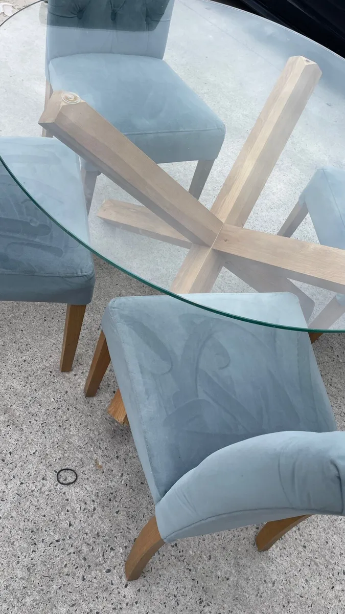 Glass dining table with chairs - Image 2