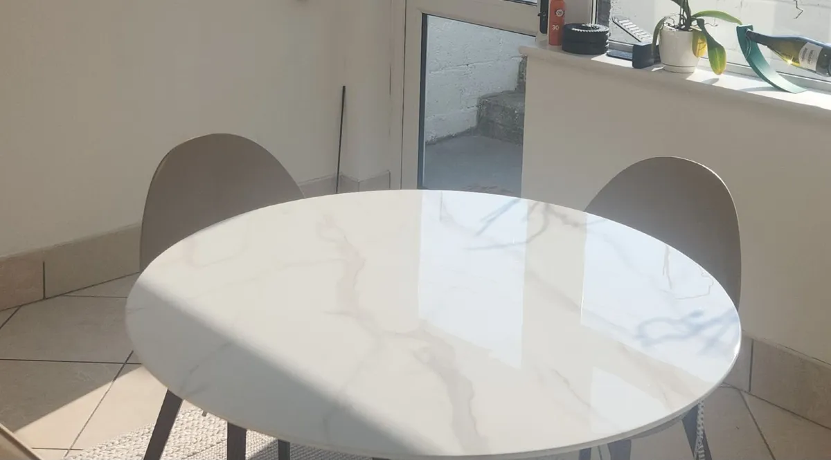Dining table set