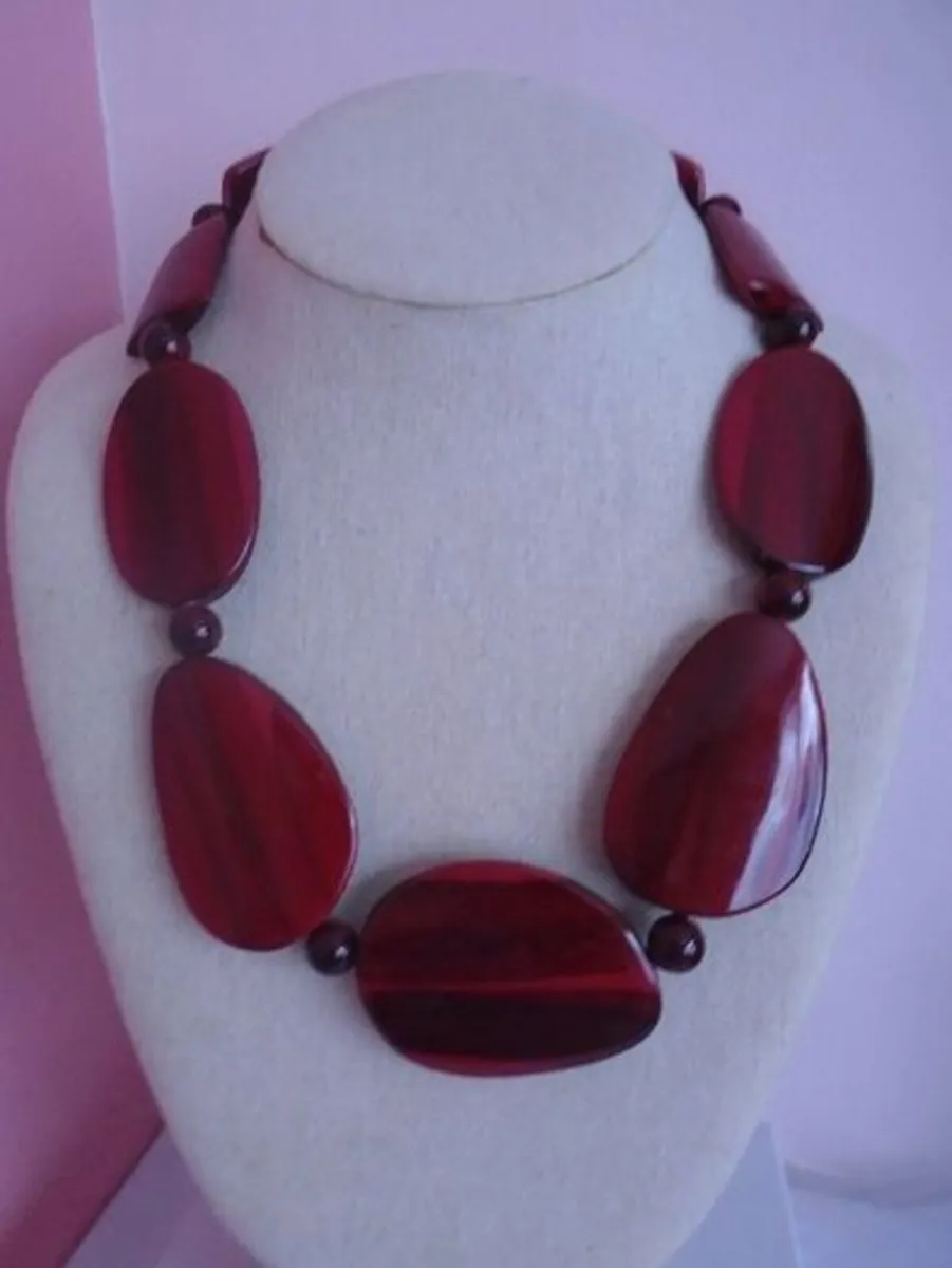 Statement necklace. Jewellery, Red necklace - Image 3