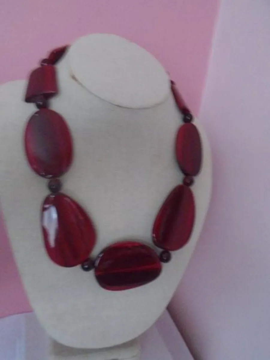 Statement necklace. Jewellery, Red necklace - Image 4
