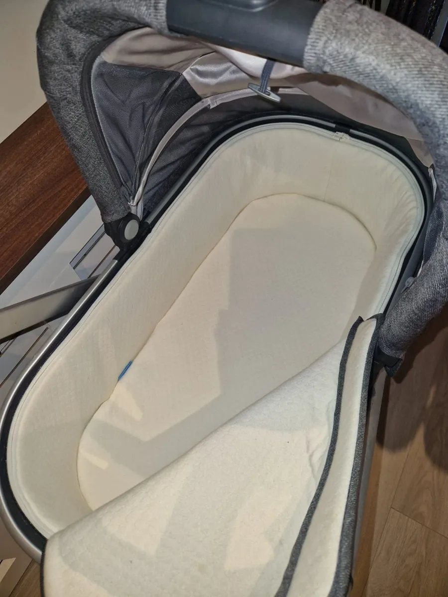 IMMACULATE Uppababy Vista car seat isofix footmuff - Image 2