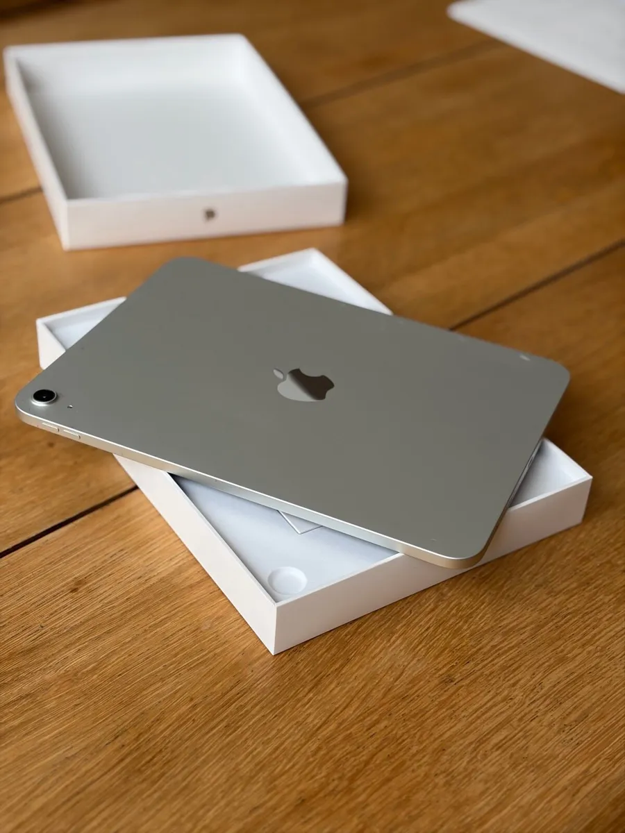 11" iPad Wi-Fi 128GB - Silver (A16) - Image 2