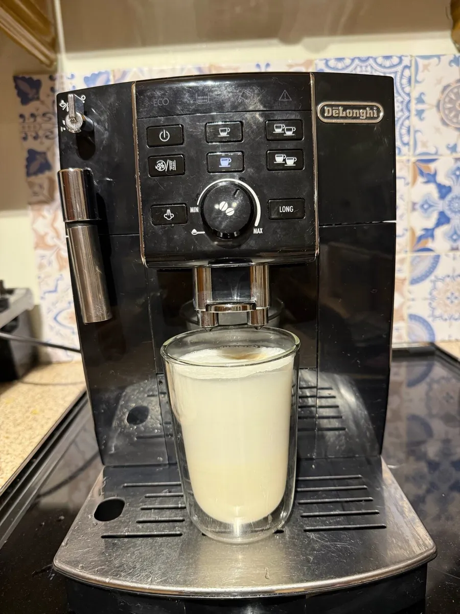 Delonghi ecam13.123.b Espresso Machine - Image 4