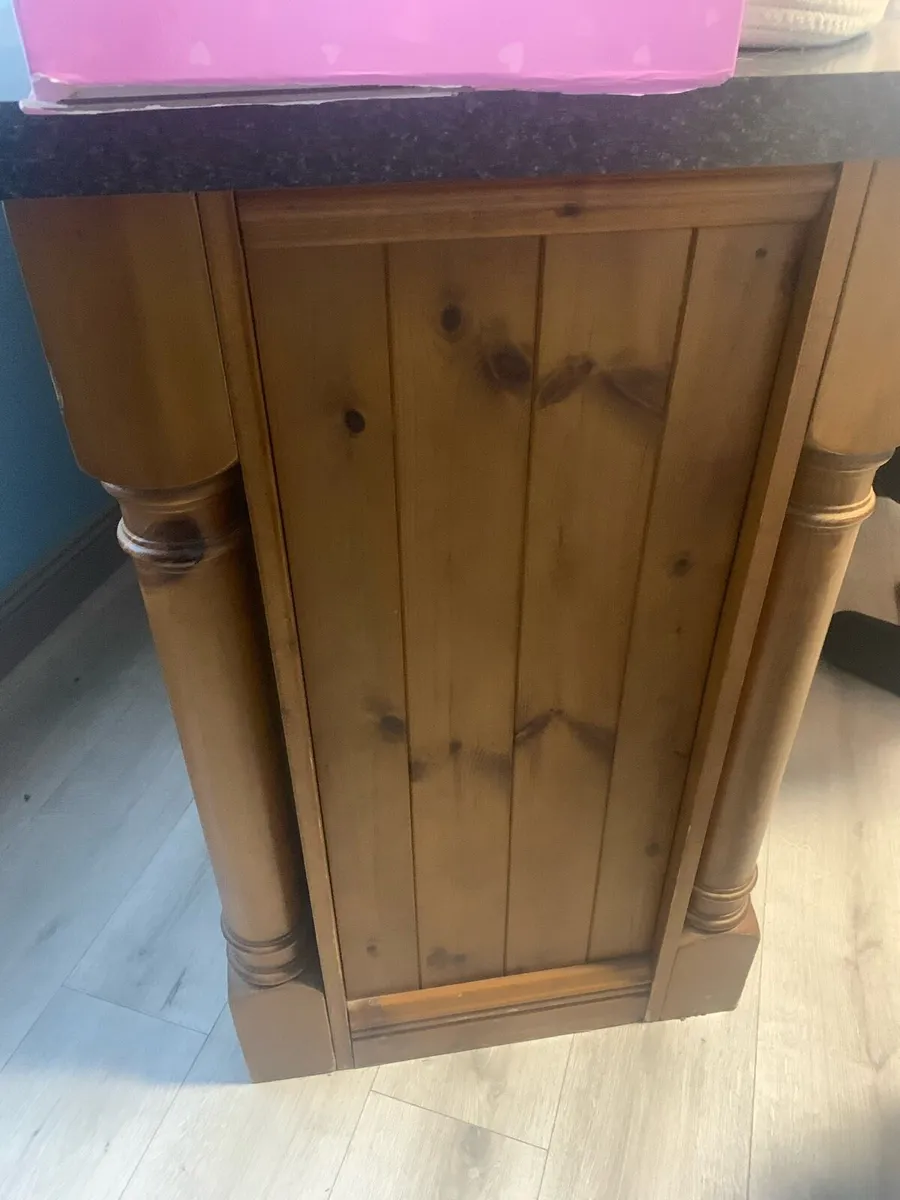 Kitchen island - Image 4