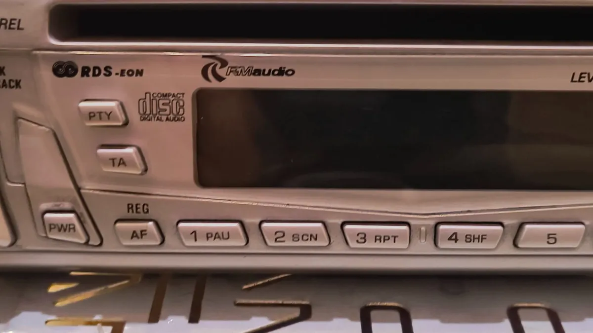 Compact Disc Digital Audio radio - Image 4