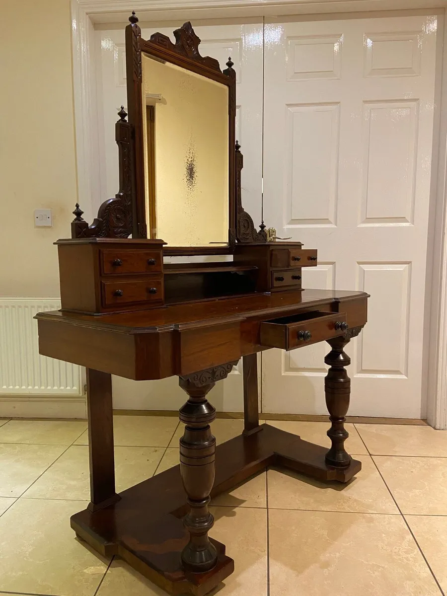 Victorian Duchess dresser - Image 1