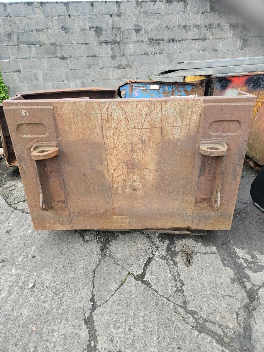 6FT bucket pin and cone - Image 1