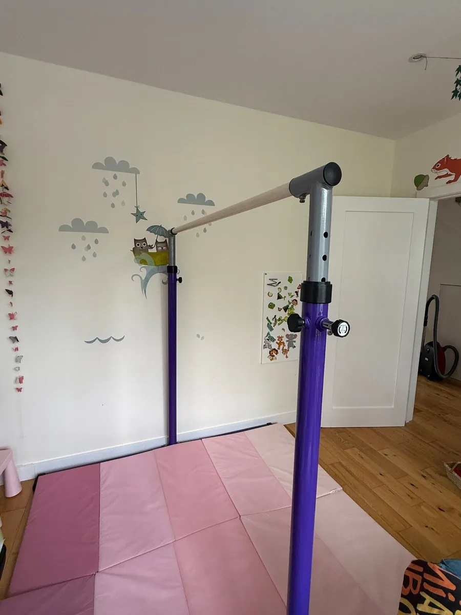Gymnastics bar - Image 2