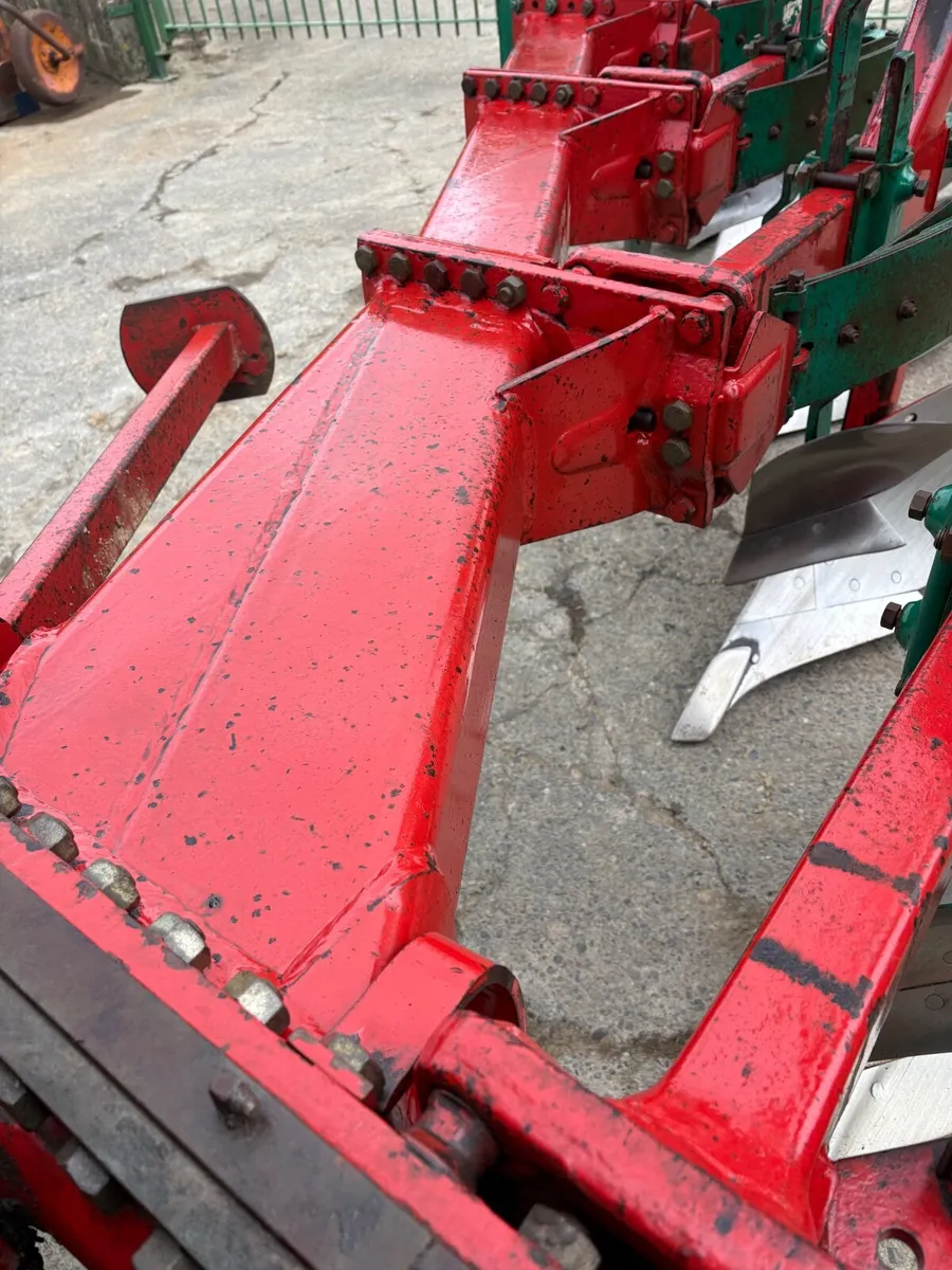 Kverneland Model E - 16 inch  Plough - Image 1