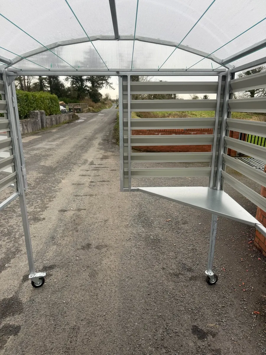 Mobile covered clothes lines - Image 3