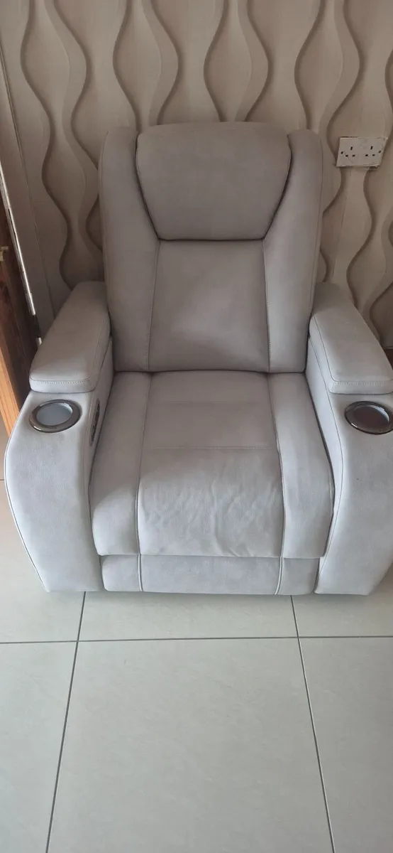 Suite of furniture - Image 2