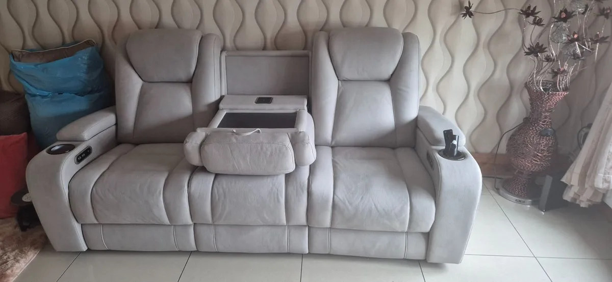 Suite of furniture - Image 3