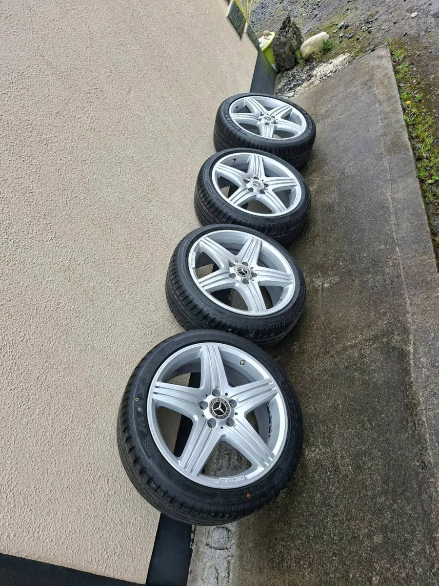 Genuine AMG Mercedes 18" alloys - Image 1