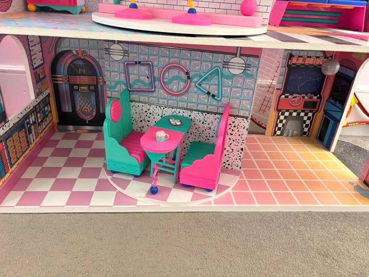 LOL Surprise Dolls House - Image 2