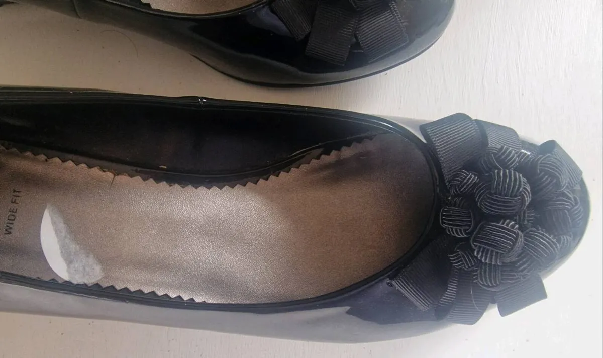 New Clarks black wedge shoes sz 9 - Image 3