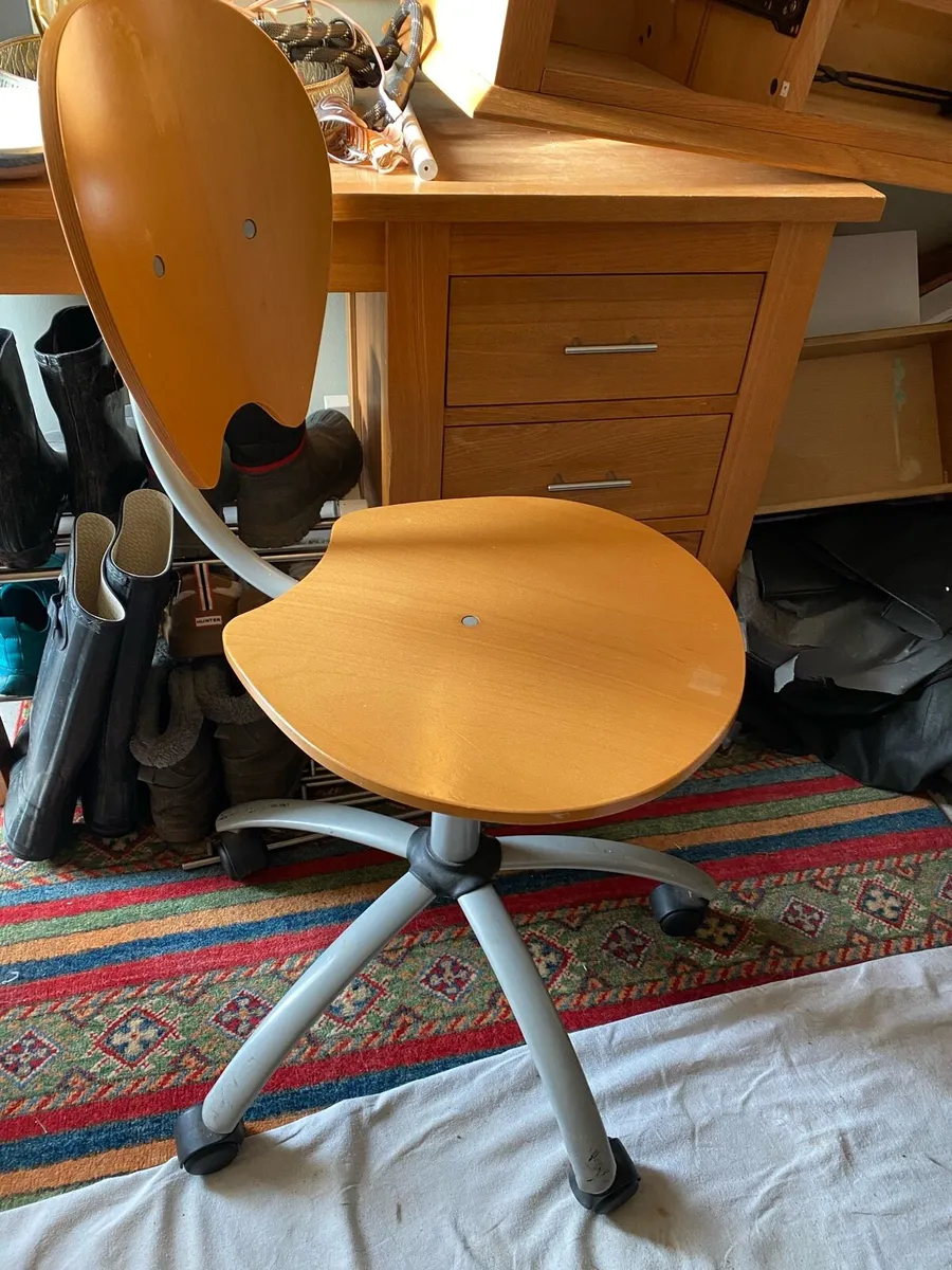 Desk chair - Image 1