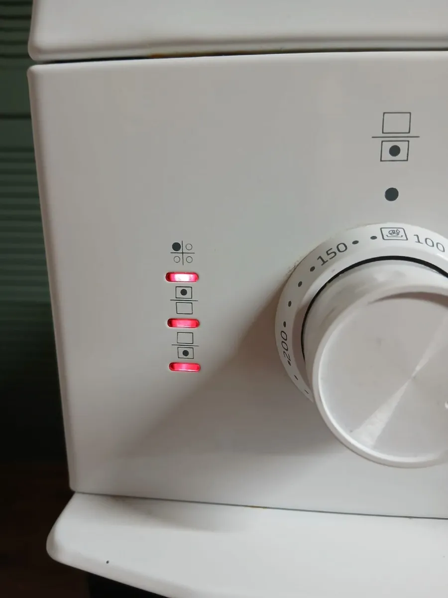 Electric Cooker and hob €160 - Image 4