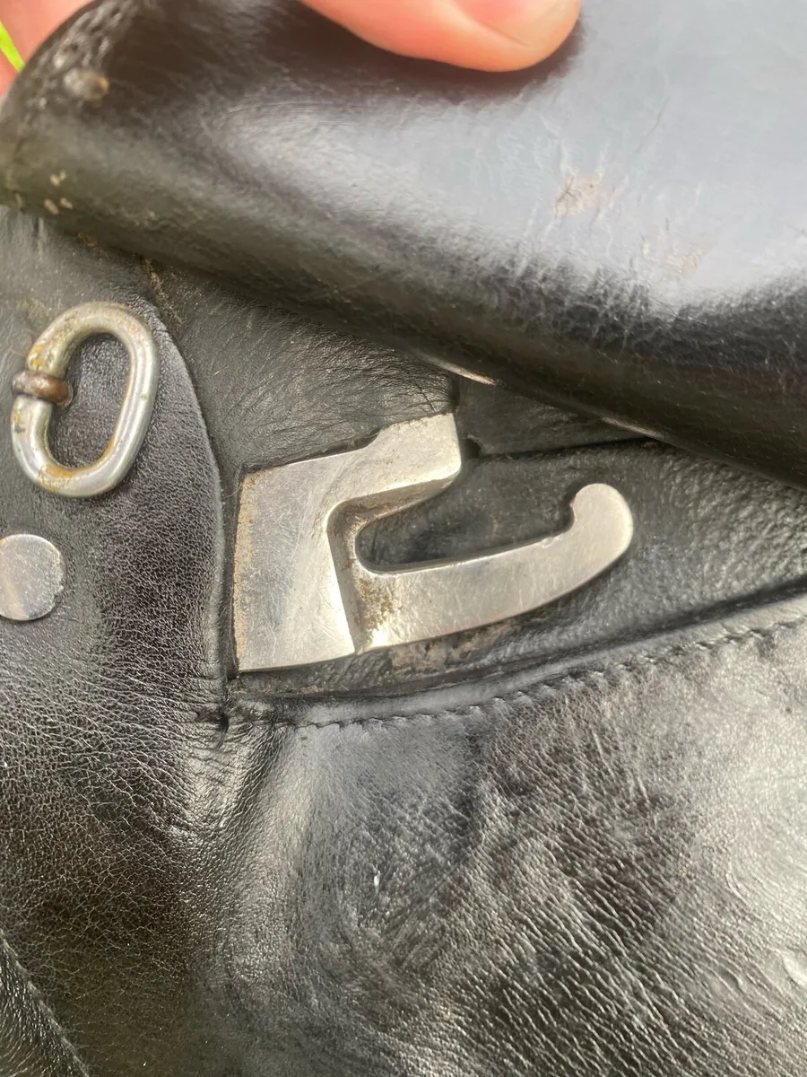 18” WIDE selleria jumping saddle - Image 2
