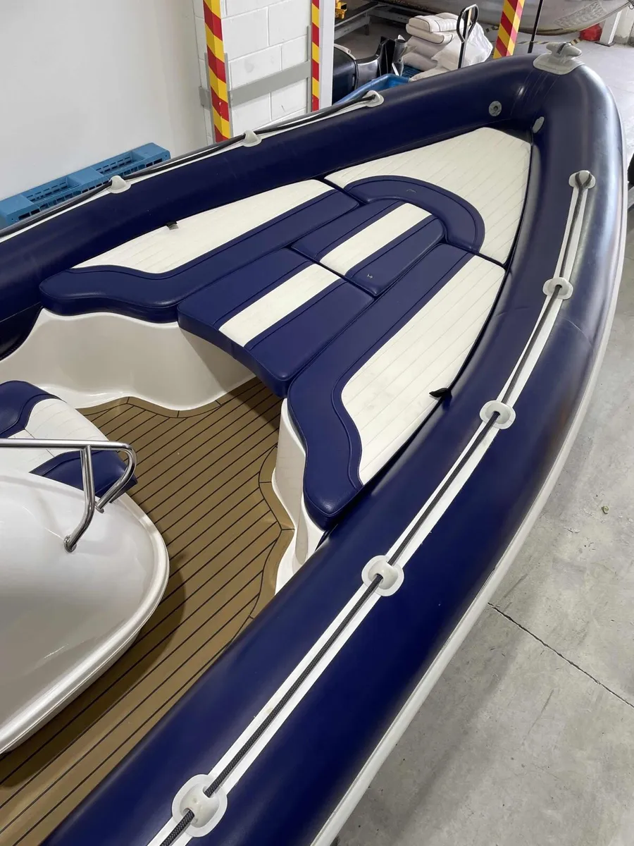 7.6M Cobra RIB *195 Hours* LIMITED EDITION - Image 3
