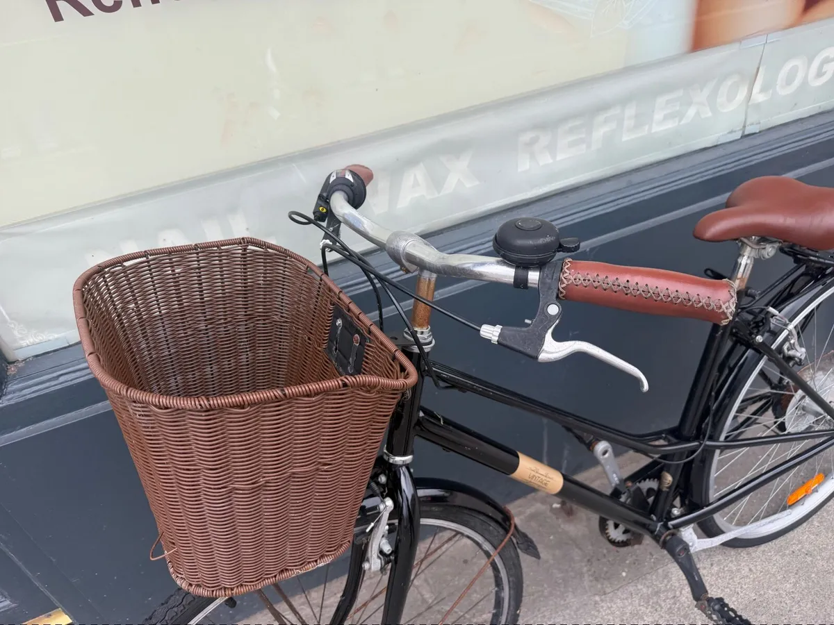 Lady bike Vintage ❗️open 7 days of the  week ❗️ - Image 3