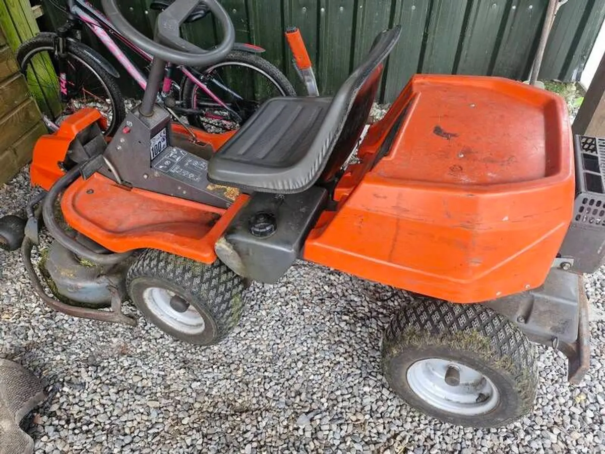 ride on lawnmower - Image 1