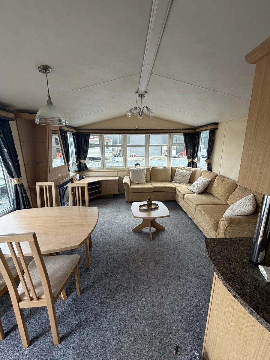 Willerby Granada 35 x 12 / 2 Bedroom - Image 2