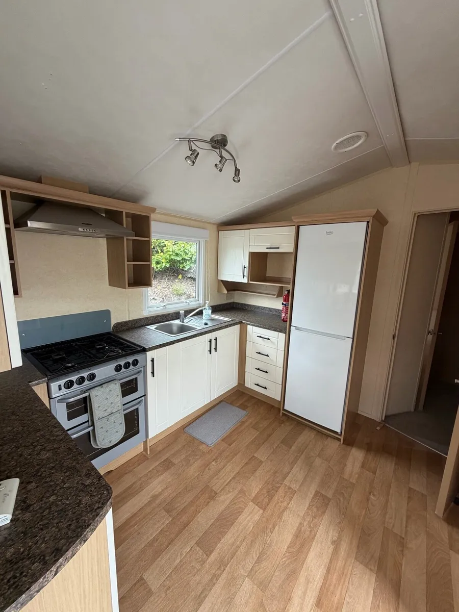 Willerby Granada 35 x 12 / 2 Bedroom - Image 3