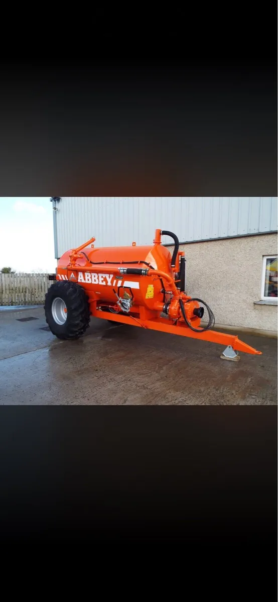 WANTED 1100/1300 gallon tank