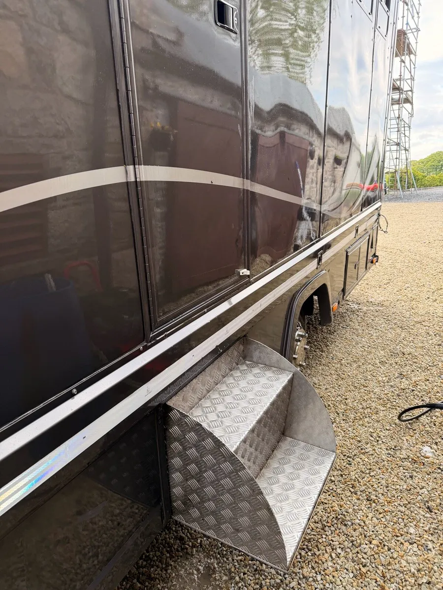 Daf L45 Horse Truck 2005 - Image 3