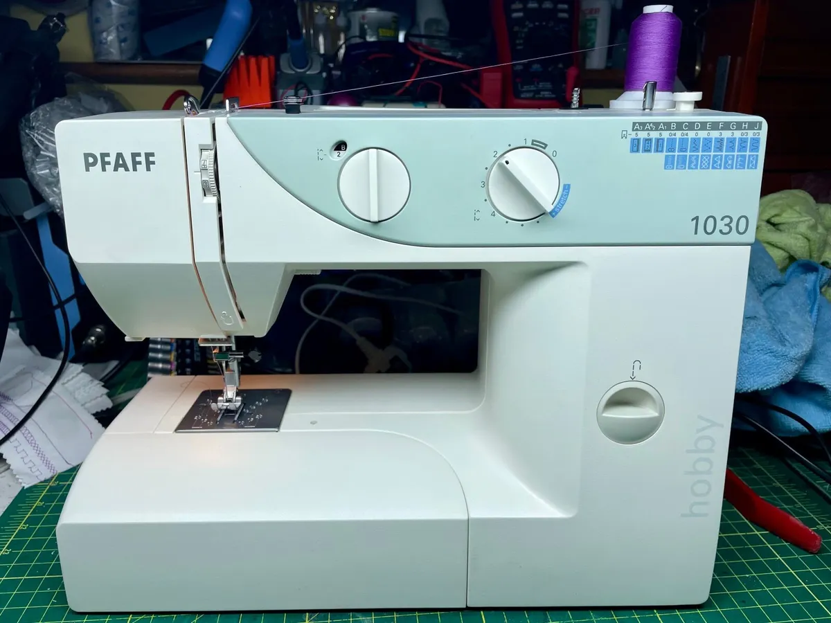PFAFF hobby 1030 Sewing Machine - Serviced - Excel - Image 2