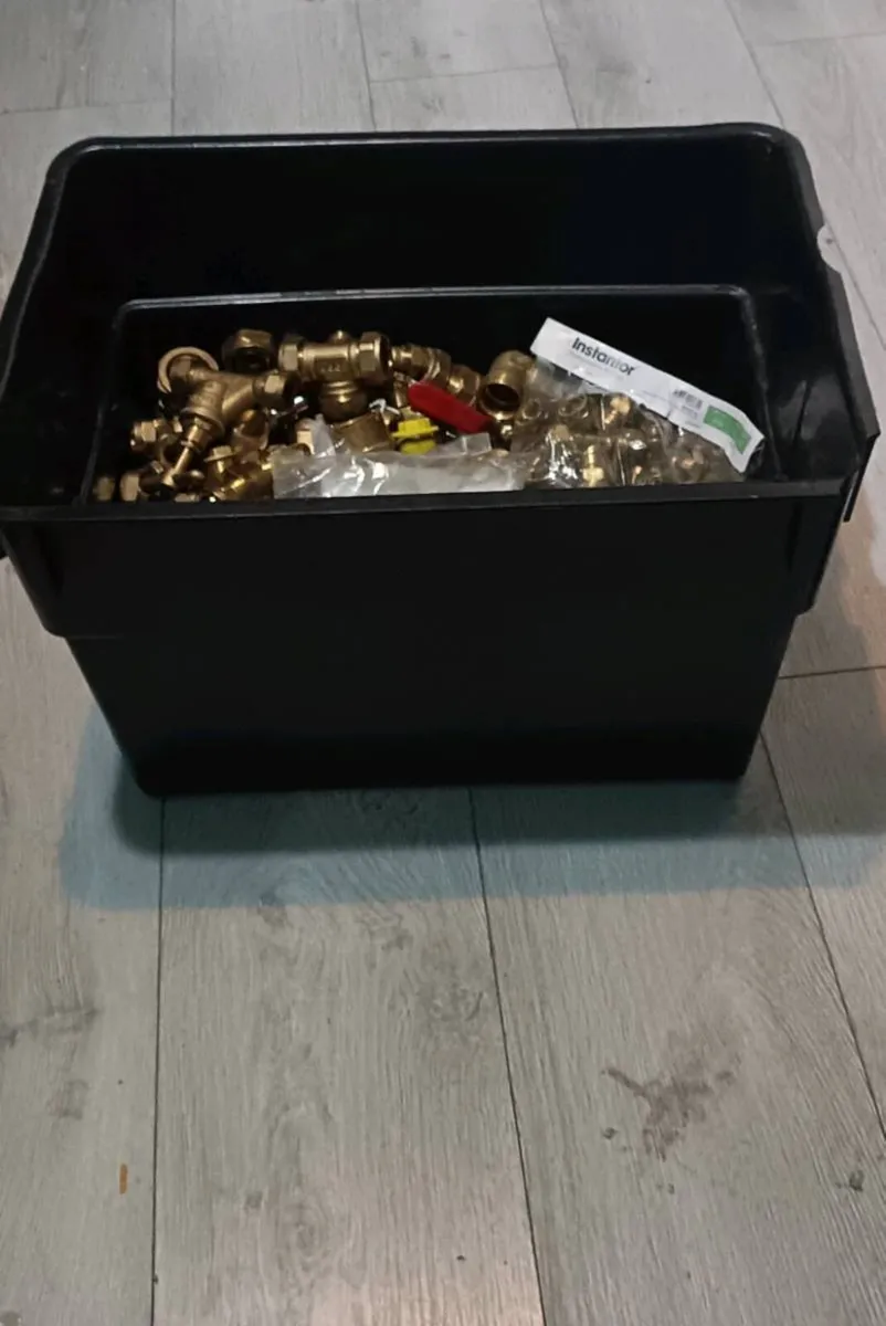 Brass fittings - Image 1