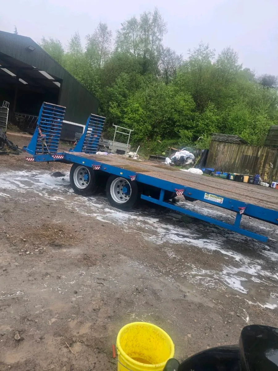 Low loader - Image 2