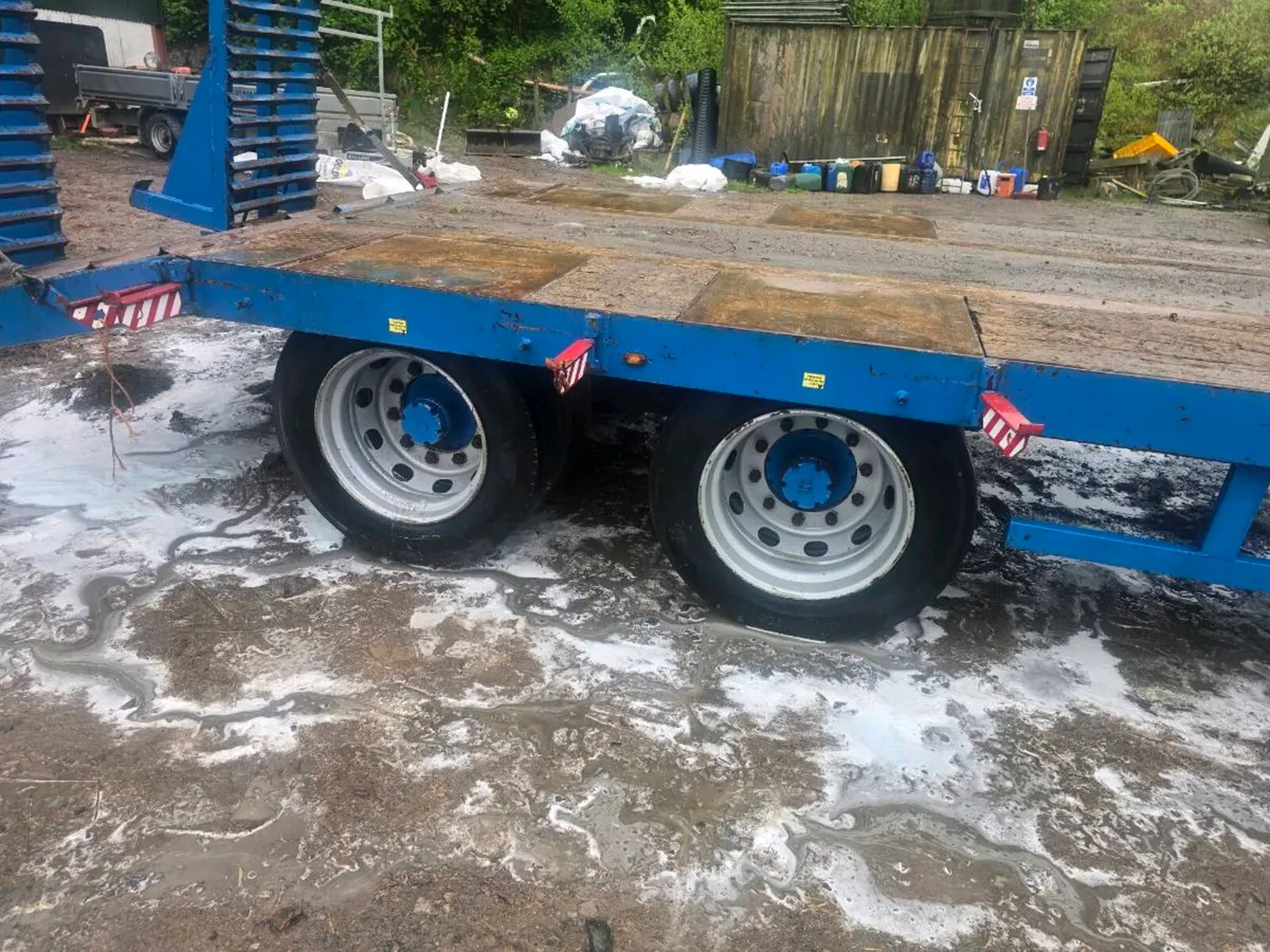 Low loader - Image 3